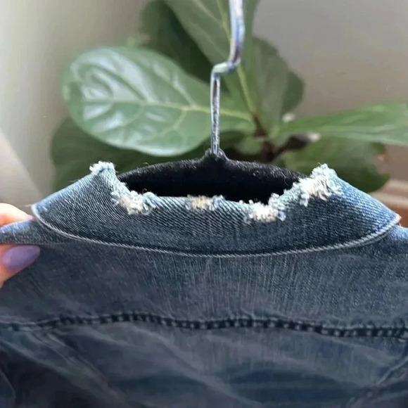 Gap 1969 Distressed Denim Jean Jacket size XS - Picture 6 of 6
